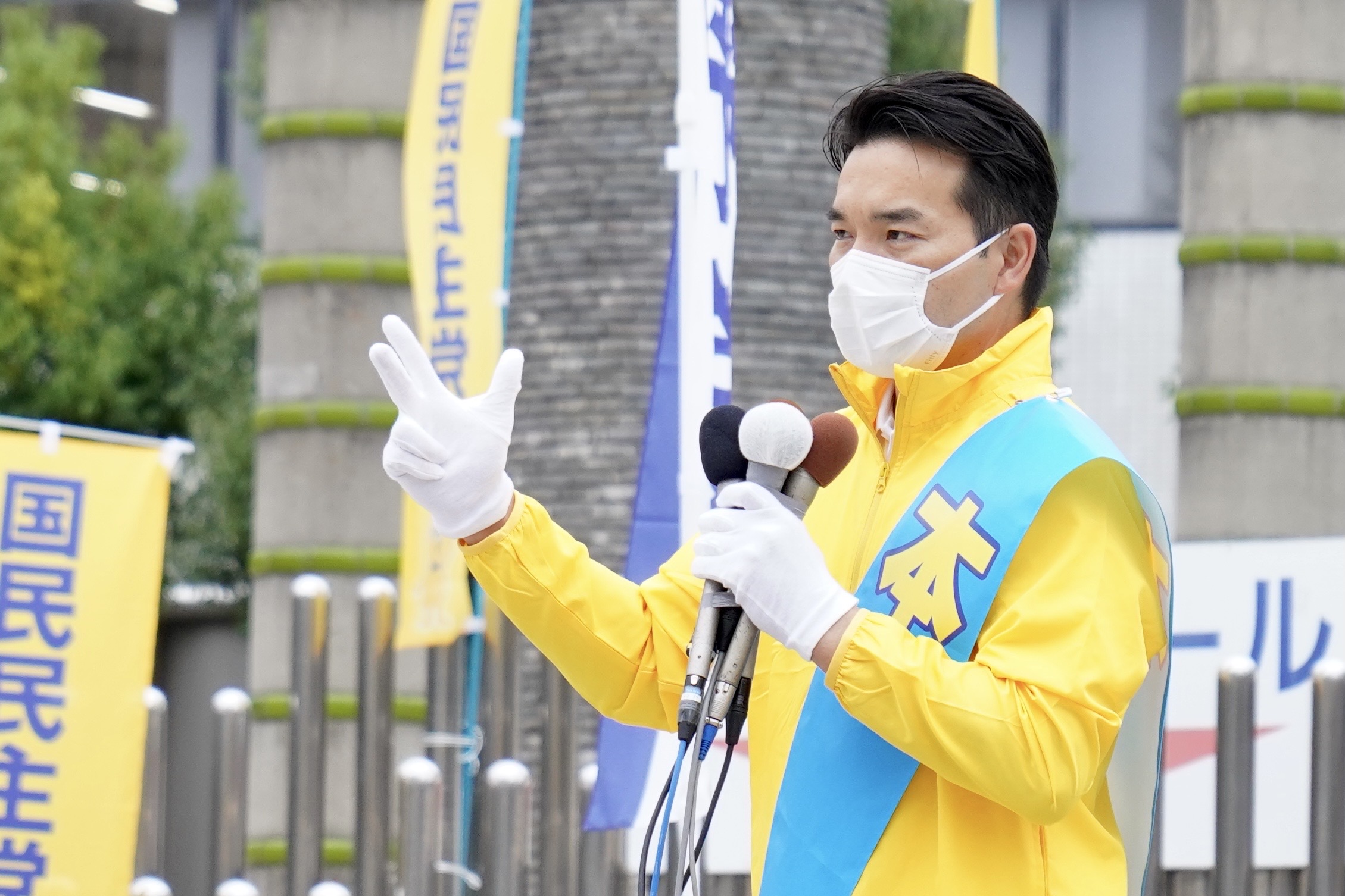 【茨城】「給料が上がらない経済を変えていこう」玉木代表が5区の浅野総支部長と日立市内で演説