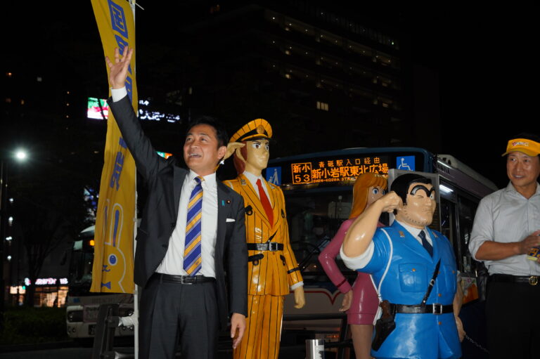 【東京】「持続的な賃上げの実現を」玉木代表が亀有駅前で演説