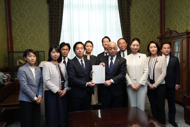 【法案提出】議員立法「18歳の壁」対策法案を提出