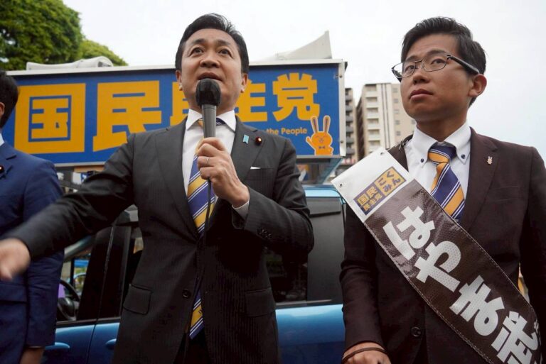 【久喜市議選】「経済的な理由で勉強や研究を諦めず、思い切り取り組める政策を進める」はやま武士候補と玉木代表が街頭演説